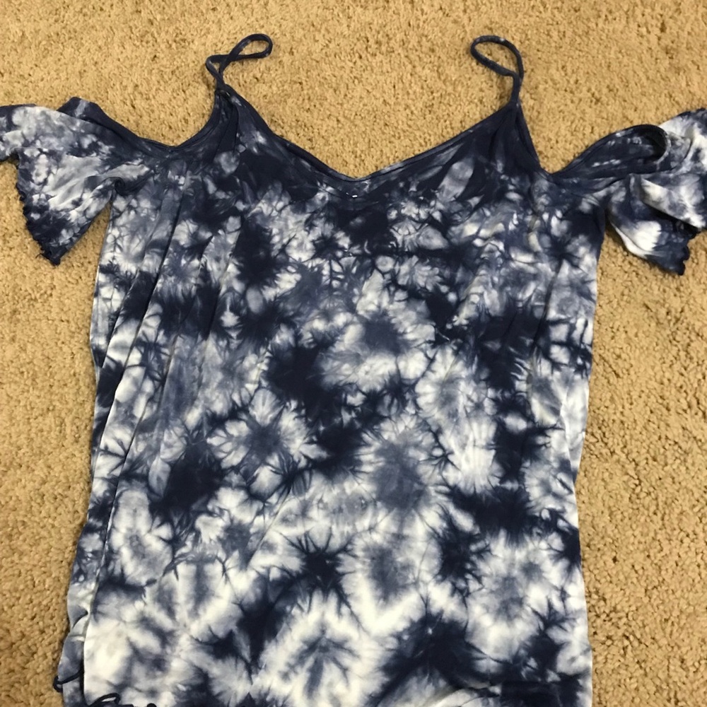 American Eagle Off the shoulder top